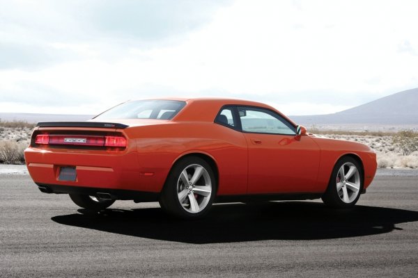 Dodge Challenger SRT8.
